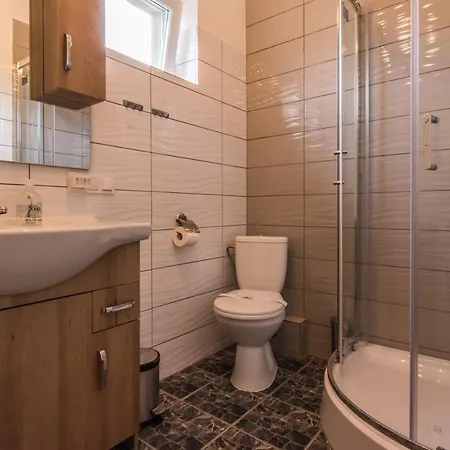 Izerskie - Ul. Wczasowa 8 Сверадув-Здруй