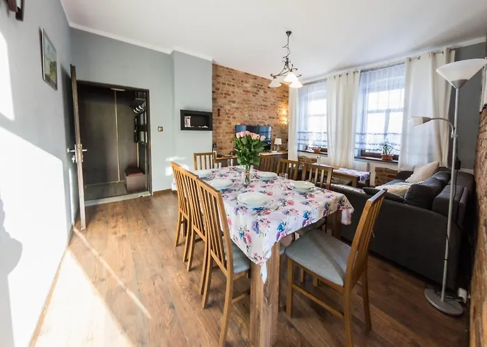 Izerskie - Ul. Wczasowa 8 *